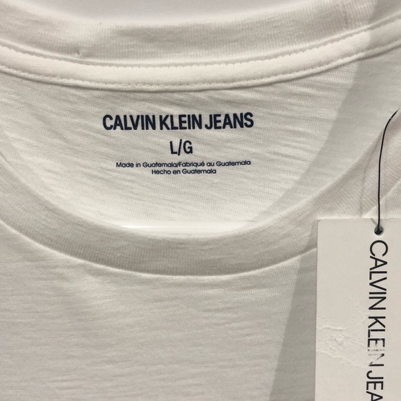 Calvin Klein Jeans Tee (Large) - Picture 3 of 4